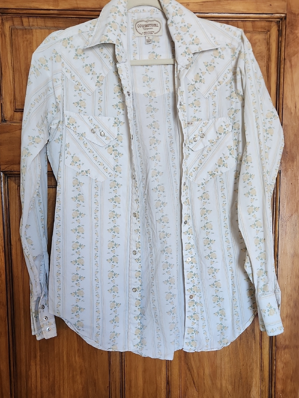 Ely Cattleman Cream and Yellow Floral Pearl Snap Western Shirt